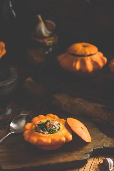 Abóbora Pattypan Fresca Recheada Com Carne Placa Corte — Fotografia de Stock