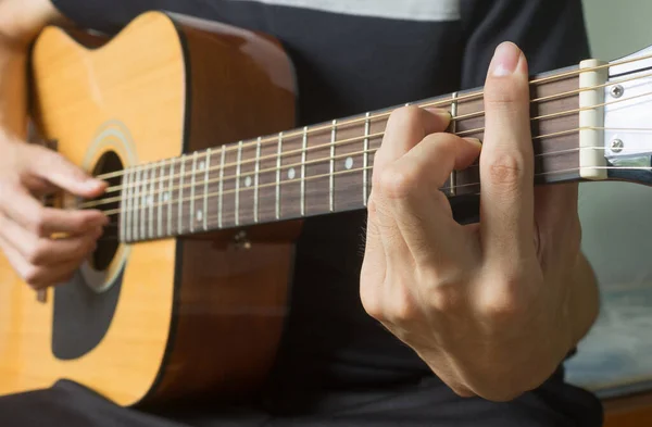 Guitar Player Hand Lub Muzyk Hand Dur Chord Gitarze Akustycznej — Zdjęcie stockowe