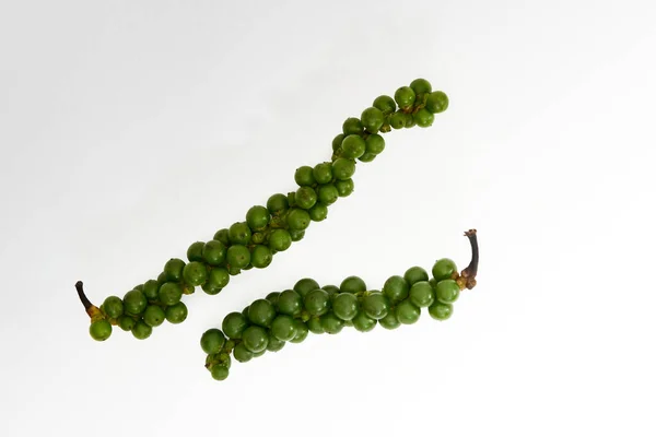 Trossen Groene Peper Een Witte Achtergrond — Stockfoto