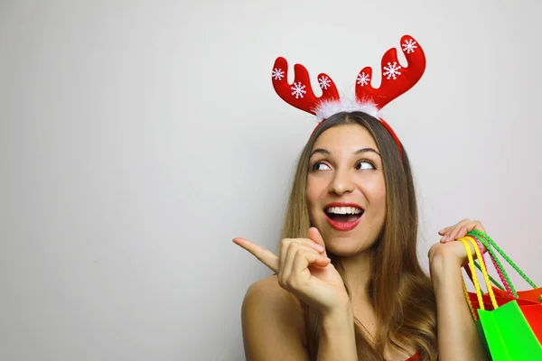 Compras Natal Menina Bonita Natal Com Chifres Rena Sacos Compras — Fotografia de Stock