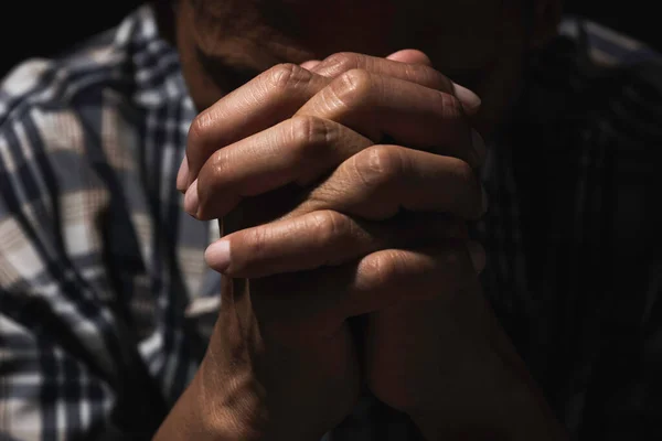 Din Için Dua Ederken Insanın Eli Kavram Barış Yaşam — Stok fotoğraf