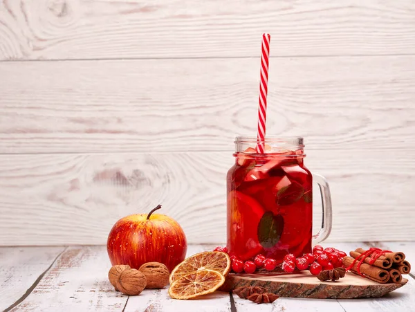 Natureza Morta Com Chá Frutas Especiarias Nozes Maçã Sobre Fundo — Fotografia de Stock