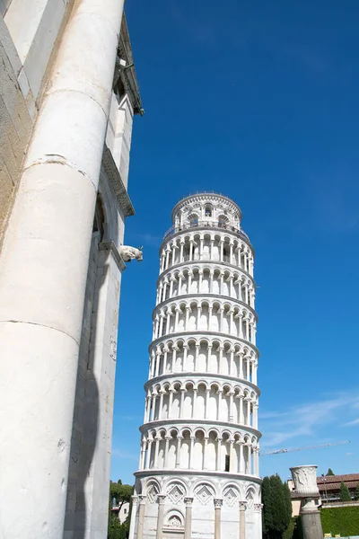 Talya Daki Eğik Pisa Kulesi — Stok fotoğraf