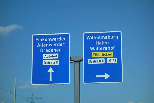 Highway Sign Finkenwerder Altenwerder Dradenau — Stockfoto