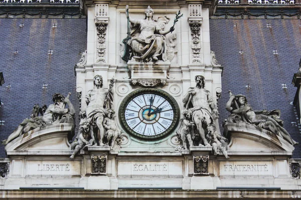 Detail Der Fassade Des Gebäudes Zentrum Der Stadt Paris — Stockfoto