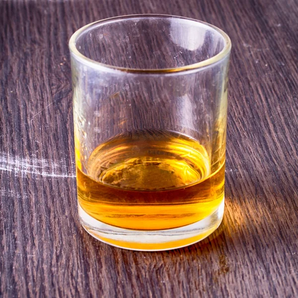 Whiskey Een Glas Een Houten Tafel — Stockfoto