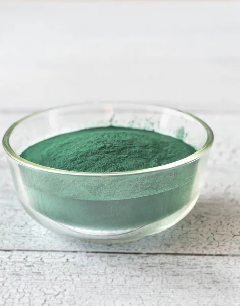 Grünes Matcha Pulver Einer Schüssel Auf Einem Holztisch — Stockfoto