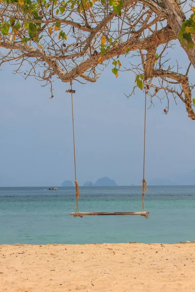Yaz Beach Adası Deniz Tayland Güzel Tropikal Deniz Üzerinde Salıncak — Stok fotoğraf