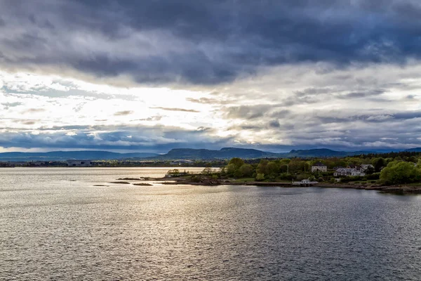 Hermoso Paisaje Del Lago Las Montañas —  Fotos de Stock