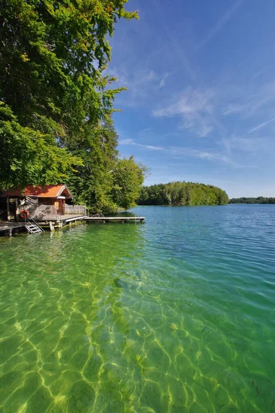 Bela Paisagem Verão Com Lago Fundo — Fotografia de Stock