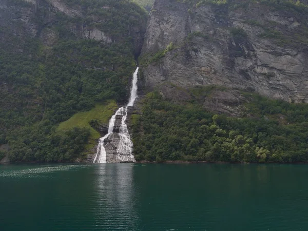 Schöne Aussicht Auf Die Berge — Stockfoto