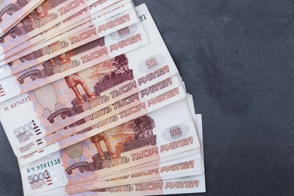 시멘트 000 루블짜리 러시아의 돈뭉치 — 스톡 사진