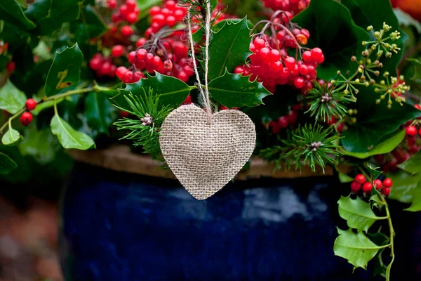 Mooie Winter Herfst Decoratie Met Appels Rode Bessen Jute Hart — Stockfoto