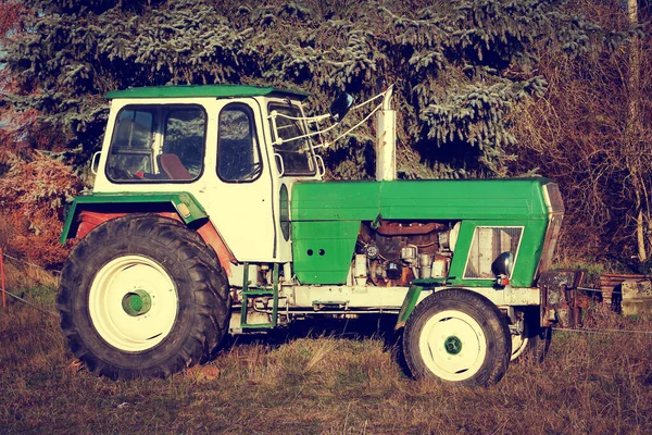 Egy Parkoló Öreg Traktor Ndk Ból — Stock Fotó