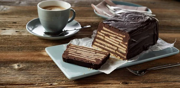Gros Plan Gâteau Chocolat Kellerkuchen Hedgehog Servi Sur Plateau Céramique — Photo