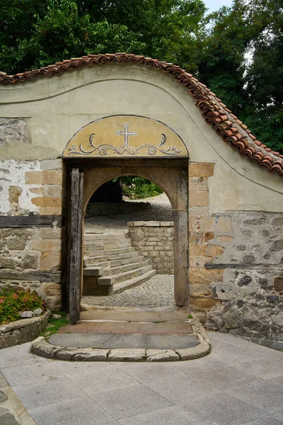 Antiker Eingang Zum Hof Der Orthodoxen Kirche Mariä Himmelfahrt Plowdiw — Stockfoto