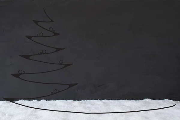 ボールの装飾とクリスマスツリーのラインスケッチ コピースペースと雪と黒セメントの背景 — ストック写真