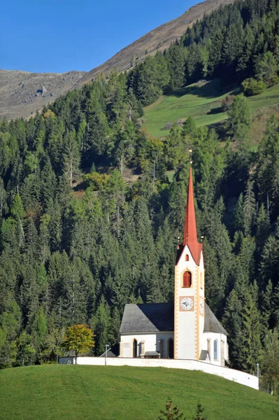 Güney Tyrol Daki Winnebach Kilisesi — Stok fotoğraf