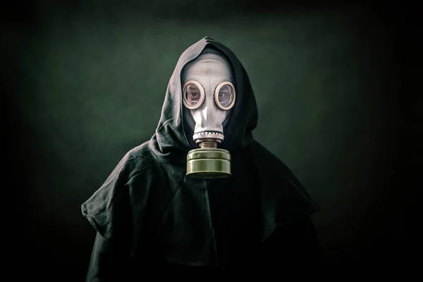 Man Gasmask Med Ansiktsmasker — Stockfoto