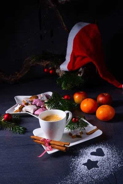 Nature Morte Natale Con Babbo Natale Sciarpa Rossa Una Tazza — Foto Stock