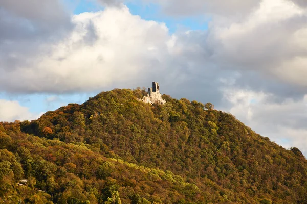 Las Ruinas Del Castillo Drachenfels Encuentran Una Montaña Siebengebirge Rin —  Fotos de Stock