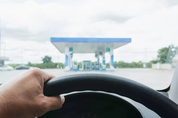 Driver Gas Fuel Station Clouds Blue Sky — Stock Photo, Image