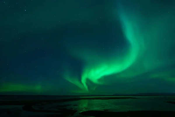 Aurora Boreal Sobre Montañas Verdes Norway —  Fotos de Stock