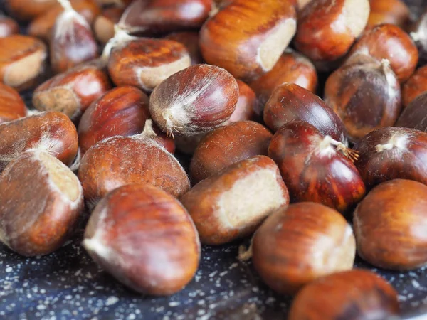 Kastanjes Eten Een Pan Nuttig Als Achtergrond — Stockfoto