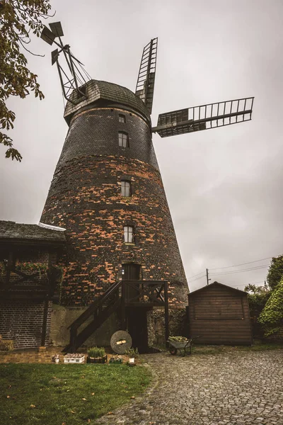 Gammal Väderkvarn Med Tegelsten Bas Tyskland Vintage Stilisering — Stockfoto