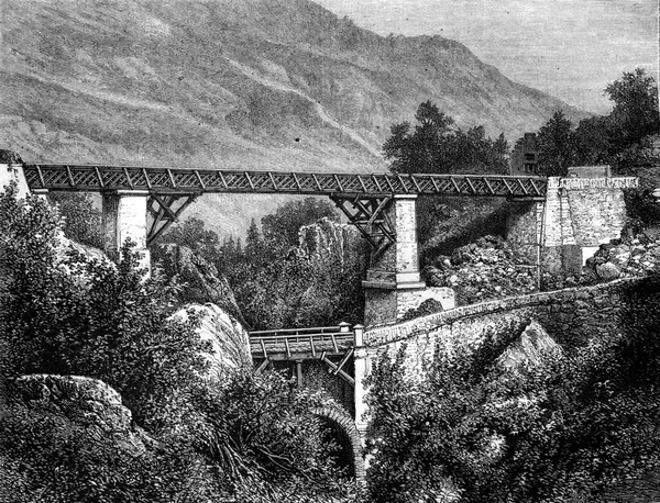 アジアの橋 オート ピレネー山脈 ヴィンテージの彫刻されたイラスト Magasin Pittoresque 1869 — ストック写真