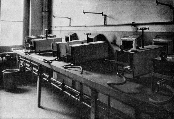 Мафле Печі Сучасній Лабораторії Вінтажні Гравіювальні Ілюстрації Universe Humanity 1910 — стокове фото