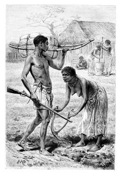 南アフリカのアンゴラのビー出身の男性と女性は 英語版のヴィンテージ彫刻に基づいてMaillartによって描かれています Tour Monde Travel Journal 1881年 — ストック写真