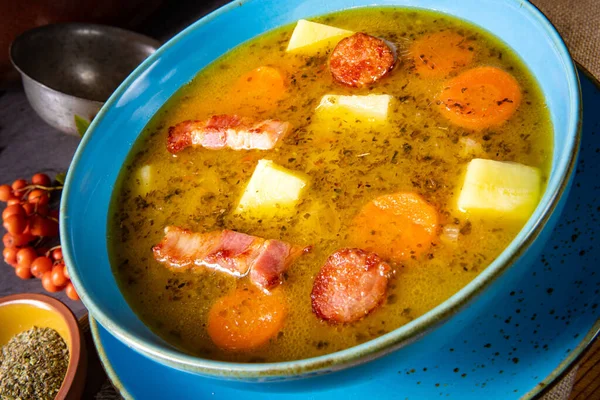 Polish Pea Soup Grochowka Dengan Bacon Asap Dan Sosis — Stok Foto