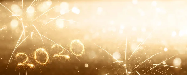 Mousserande Nya Eve 2020 För Ett Gyllene Bakgrundskoncept — Stockfoto