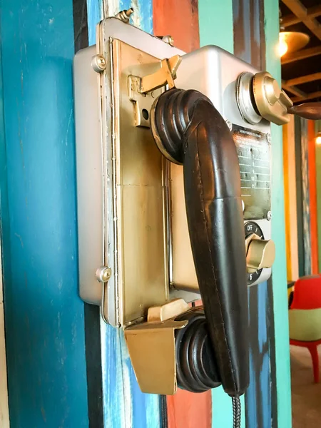 Een Oude Engelse Telefoon Een Muur — Stockfoto