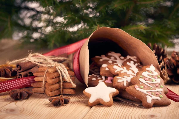 Biscoitos Natal Pão Gengibre Abeto Pinheiro Anis Estrelado Paus Canela — Fotografia de Stock