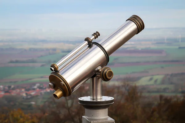 Telescópio Para Explorar Ambiente Paisagem Nas Proximidades — Fotografia de Stock