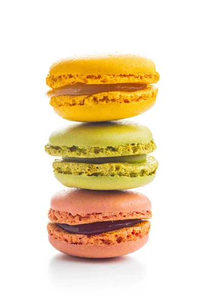 Süße Bunte Macarons Isoliert Auf Weißem Hintergrund — Stockfoto