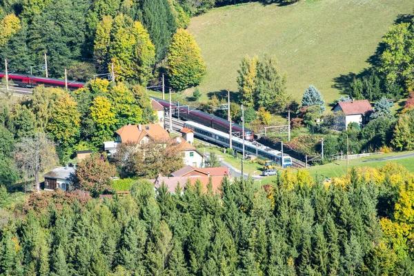 Dva Vlaky Semmeringské Železnici Semmering Railway Nejstarší Horskou Železnicí Evropy — Stock fotografie