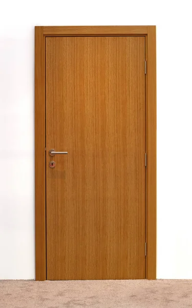 Leere Holztür Mit Weißen Türen — Stockfoto