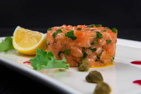Salmon Fillet Dengan Lemon Dan Peterseli — Stok Foto