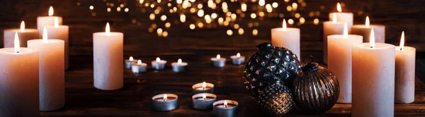 Jul Ljus Dekoration Med Festlig Gyllene Bokeh Mörkt Trä Bakgrund — Stockfoto
