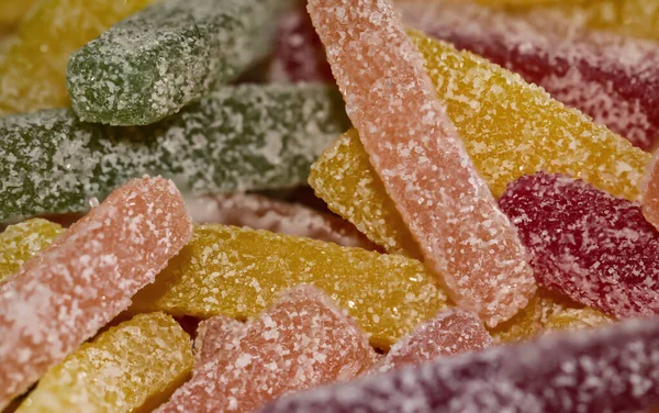 Słodkie Paluszki Gumy Owocowej Pokrytej Cukrem — Zdjęcie stockowe
