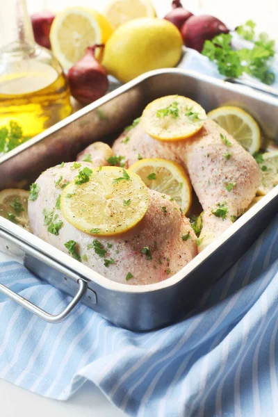 Homemade Chicken Lemon Green Peas — Stock Photo, Image
