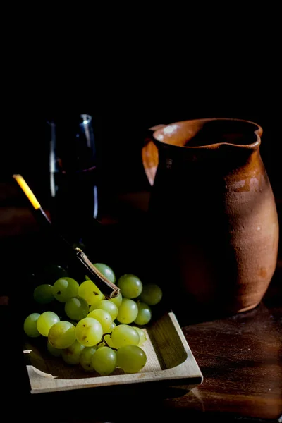 Concept Havest Bunch Grapes Light Shadow — Stock Photo, Image