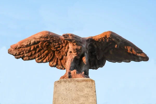 Águila Piedra Base Pilar —  Fotos de Stock