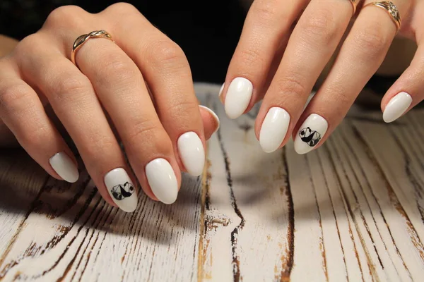 Manos Con Hermosa Manicura Clavos Naturales — Foto de Stock