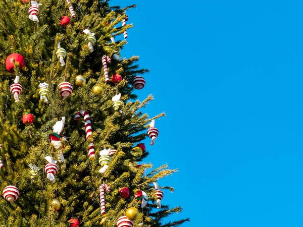 Guirnalda Árbol Navidad Con Juguetes Con Lugar Para Texto Año —  Fotos de Stock