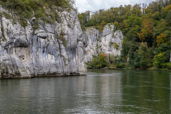 Danubio Kelheim Baviera Germania Autunno Con Formazioni Rocciose Calcaree Piante — Foto Stock