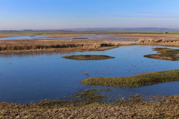 Prachtig Landschap Met Rivier Blauwe Lucht — Stockfoto